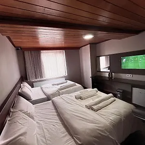 Отель Gold Corner